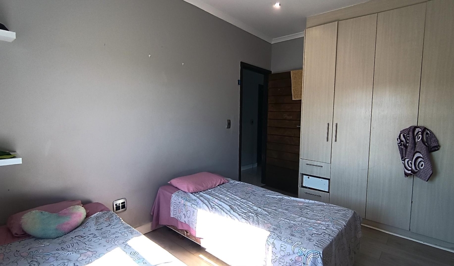4 Bedroom Property for Sale in Parklands North Western Cape